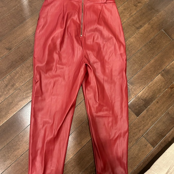 Red jumper - Picture 2 of 9